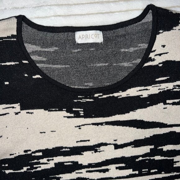 APRICOT Scenic Midi Knitted Dress. Size: 10 Color: Black And Cream - Picture 8 of 10